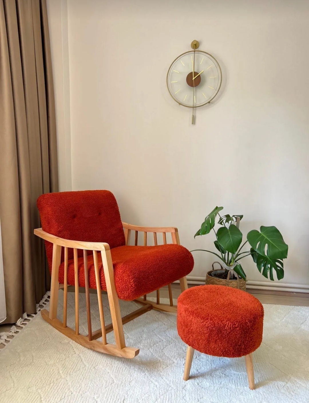 Puflu Gürgen Sallanır Sandalye – Rahatlık ve Şıklık Bir Arada